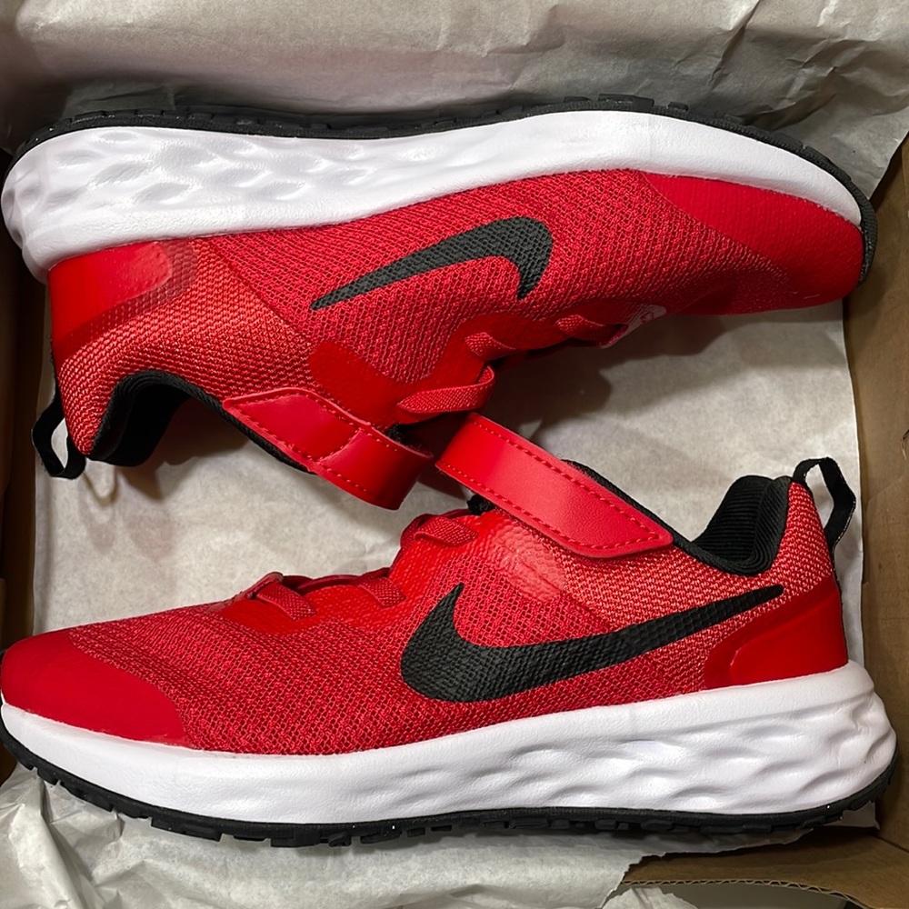 *NEW* Kids Red Nike Revolution 6 NN (PSV)